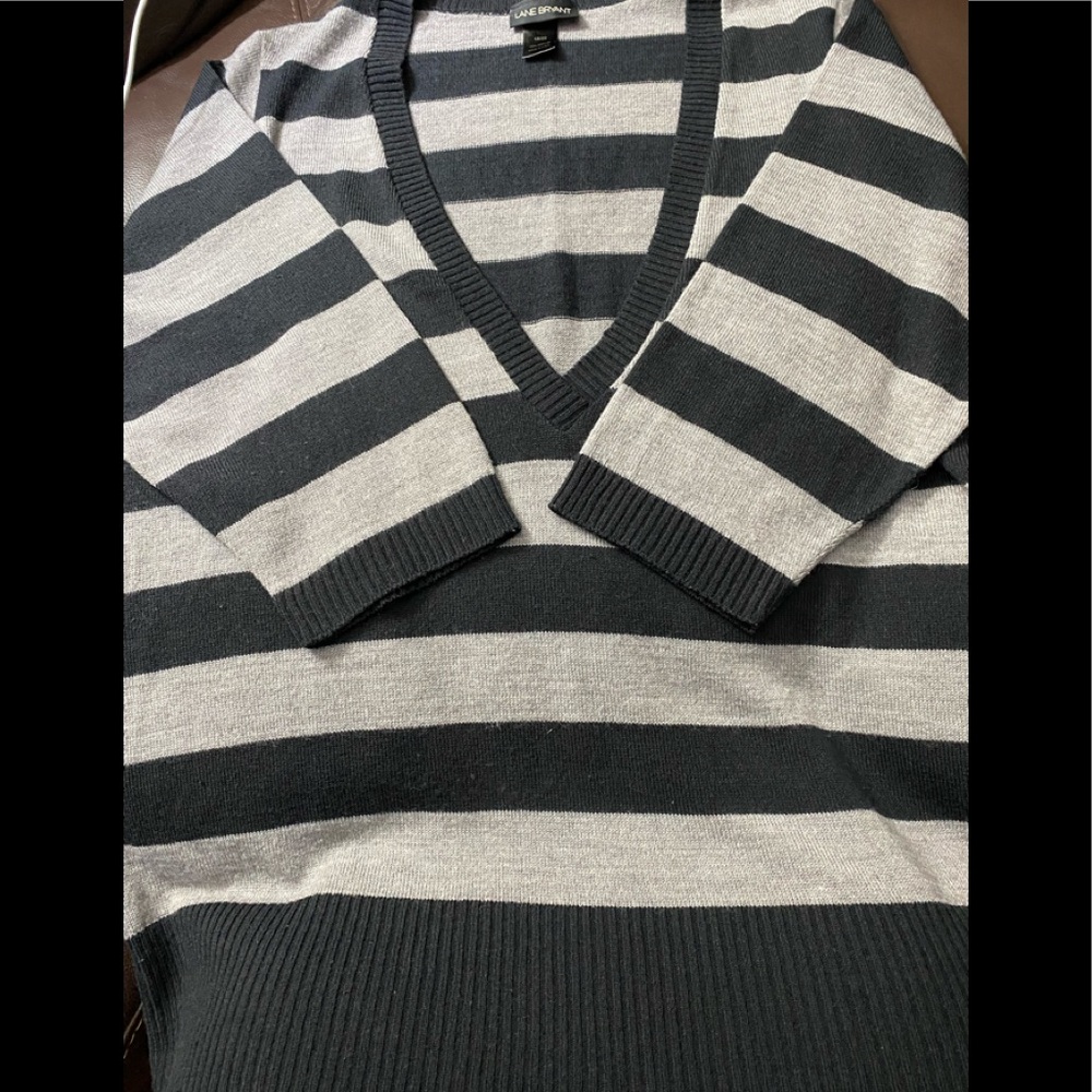 Lane Bryant Black/Gray V-Neck Sweater